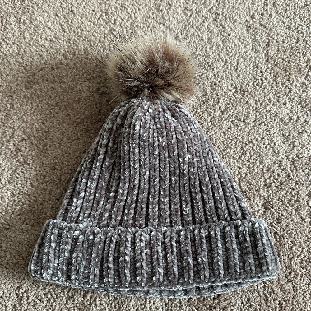 True Gear North Fur Pom Beanie